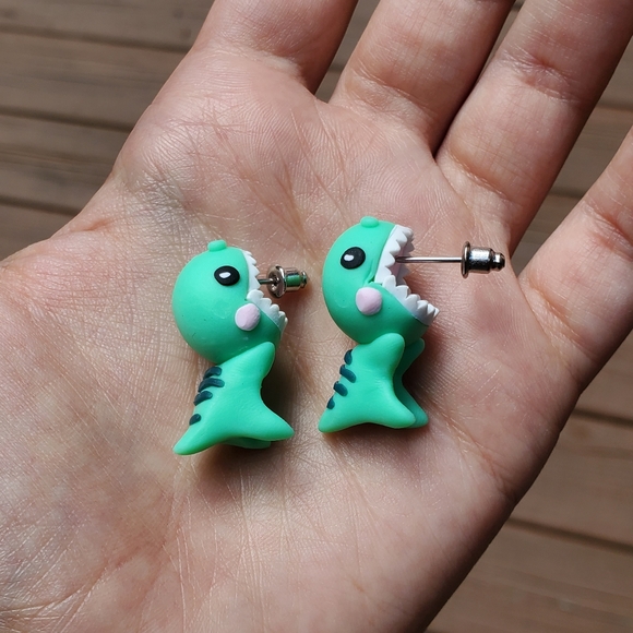 NWOT Handmade Dinosaur Earrings - Picture 3 of 6